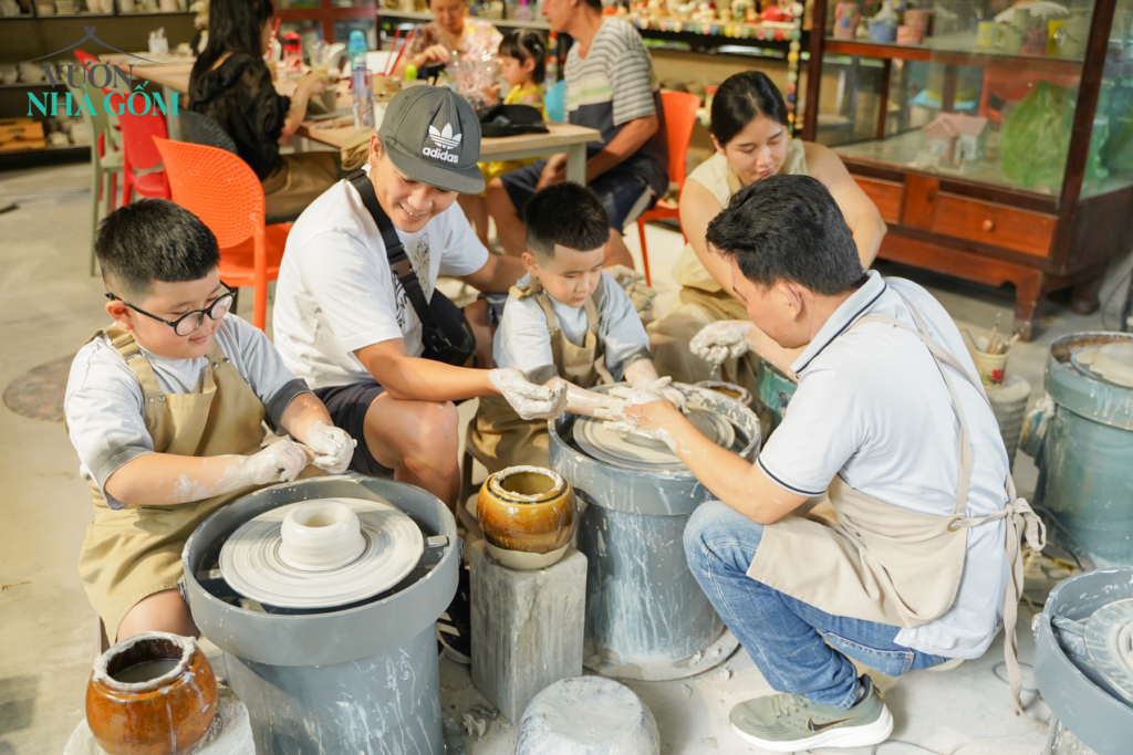 Vườn Nhà Gốm - Nơi lưu giữ và phát huy nghề gốm truyền thống 4 workshop_lam_gom