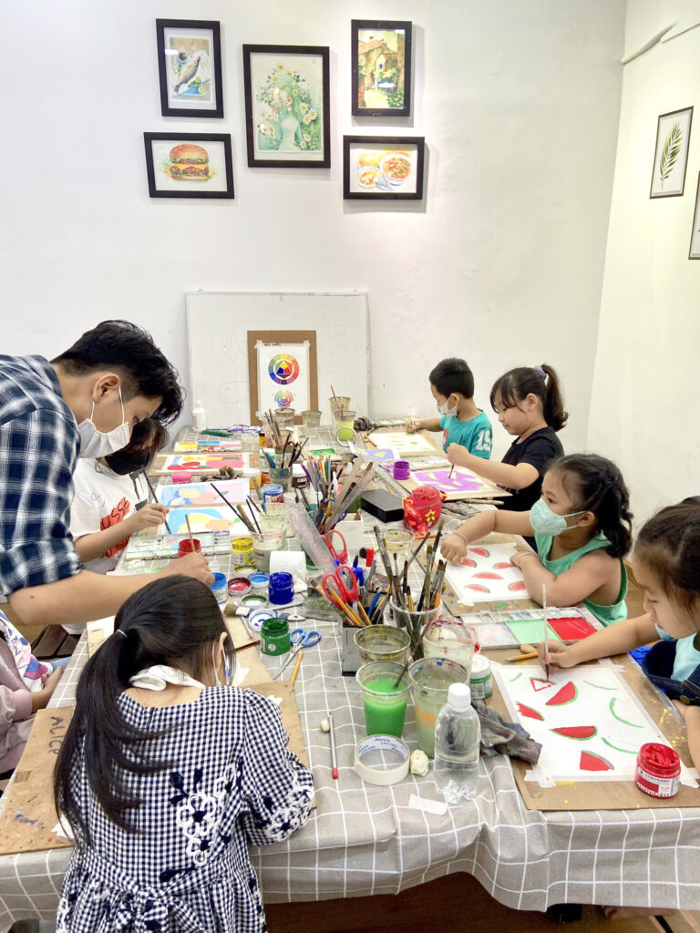 YoA Studio - Lớp học vẽ mỹ thuật dành cho mọi lứa tuổi 2 lop_hoc_ve