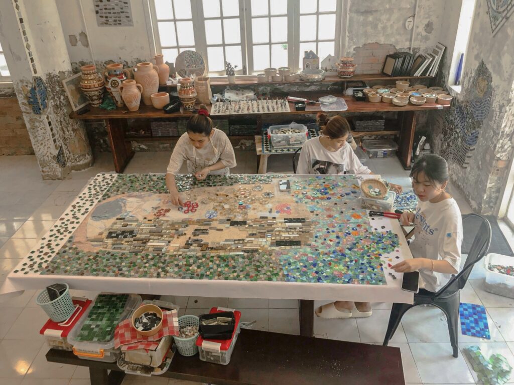 Tòong Teng Studio - Nơi hiện thực hóa những ý tưởng nghệ thuật 4 tranh_mosaic