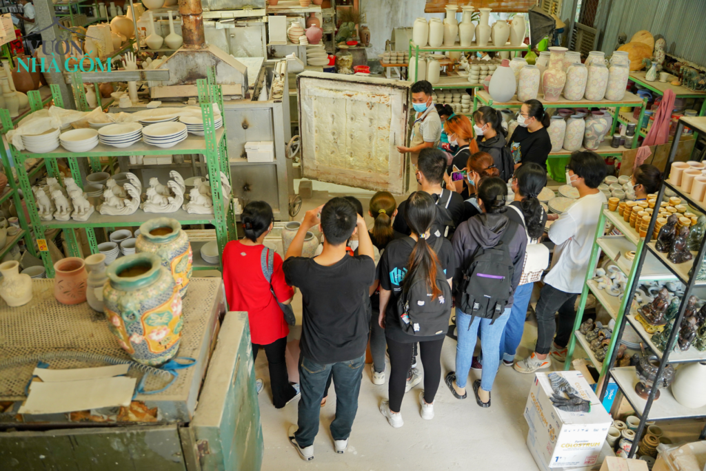 Vườn Nhà Gốm - Nơi lưu giữ và phát huy nghề gốm truyền thống 8 xuong_gom