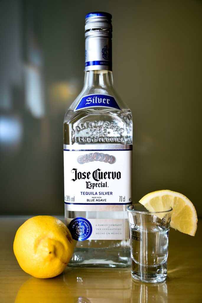 Tequila - từ thức uống truyền thống đến tinh thần hiện đại 10 thuong_thuc_ruou_tequila
