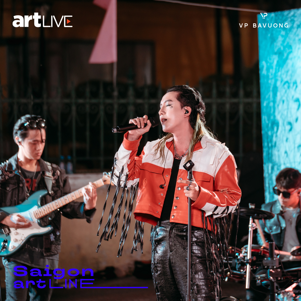 Chuyến xe nghệ thuật Saigon art LINE xuất hiện tại Bưu điện Trung tâm Sài Gòn 14 ca si VP BAVUONG