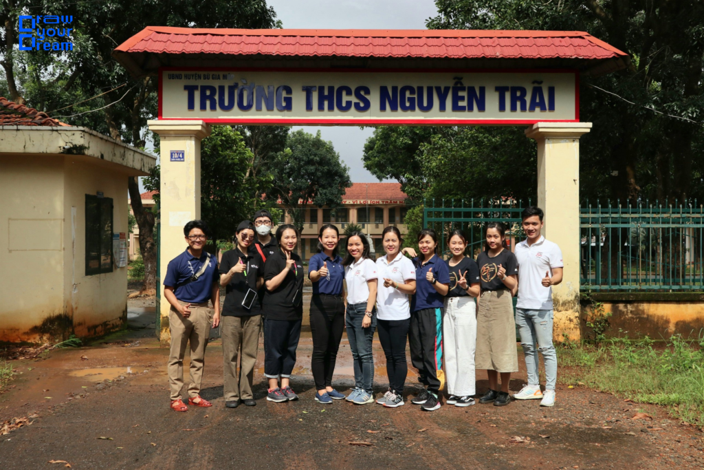 Draw your Dream - Hành trình 'Vẽ giấc mơ em' đầu tiên đầy cảm xúc 9 thien_nguyen