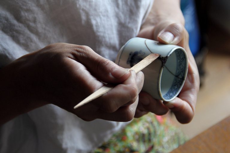 Nghệ thuật Kintsugi - từ những vết nứt đến vẻ đẹp độc đáo 9 Nghe_thuat_kintsugi