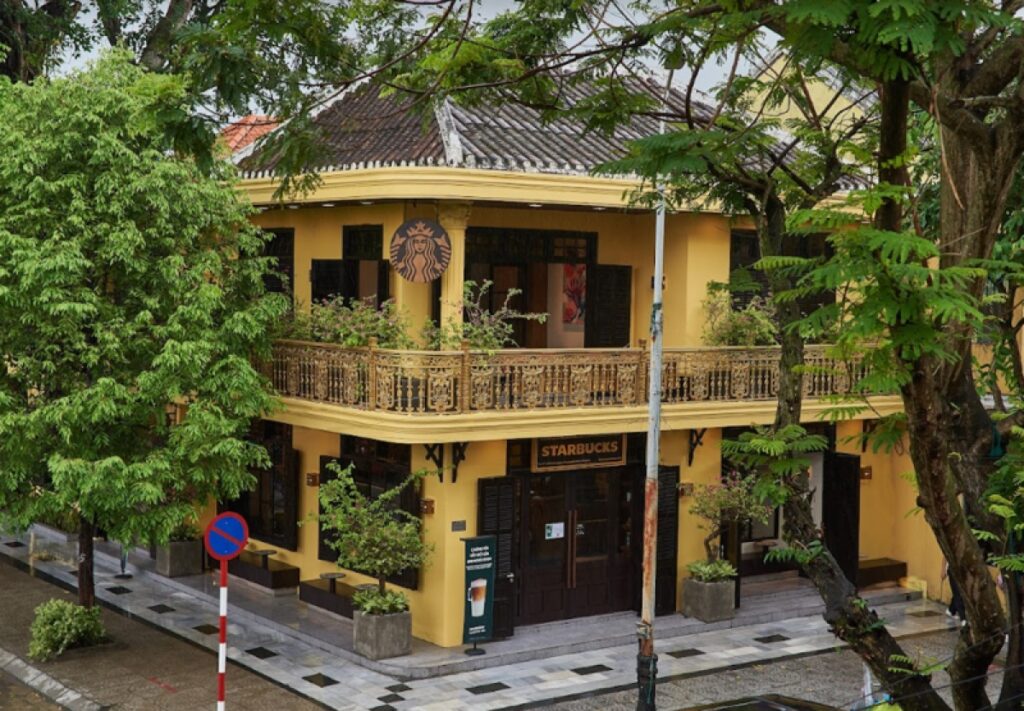Kiến trúc bản địa - Sự hoà hợp giữa kiến trúc và bản sắc địa phương 5 starbucks_hoi_an