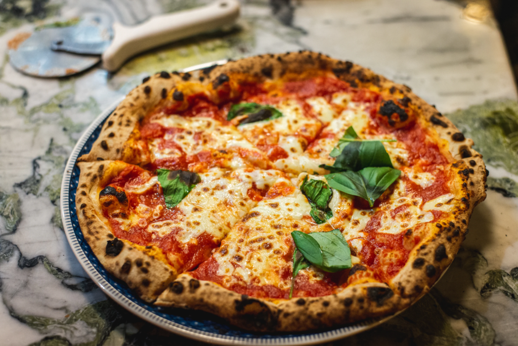 Câu chuyện về Pizza Margherita - “nữ hoàng” của các loại pizza 3 pizza_margherita