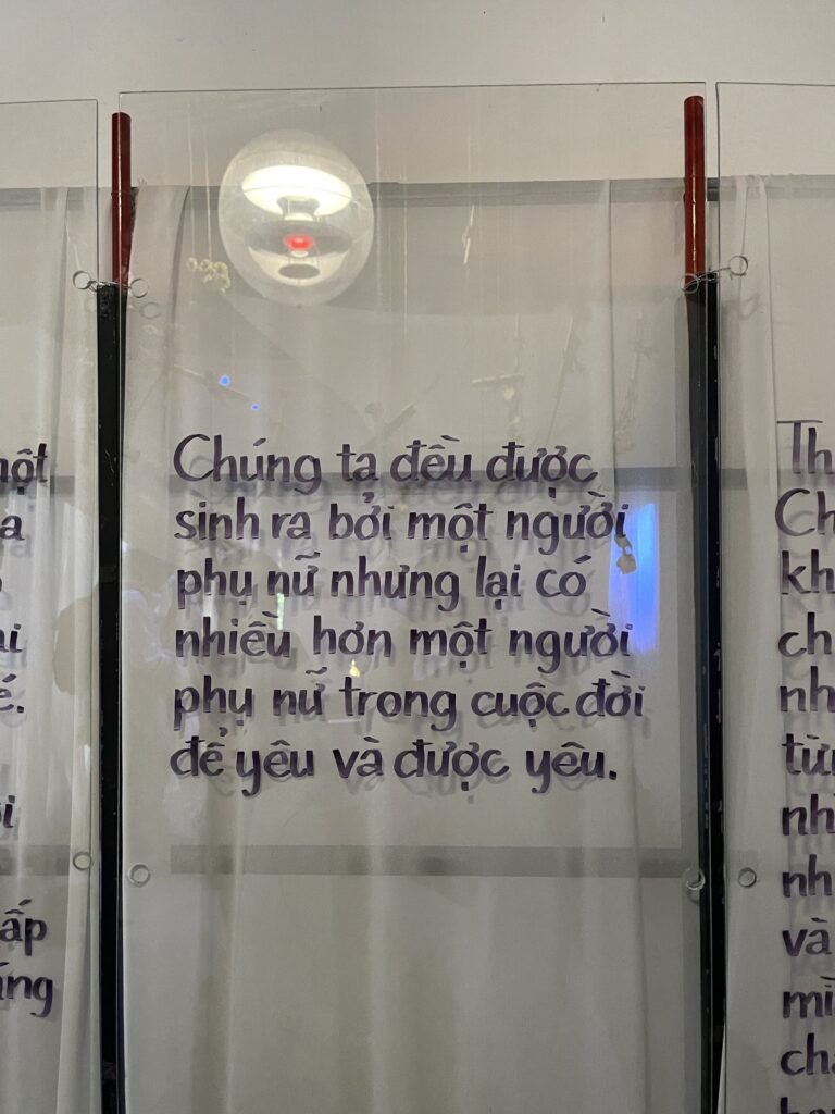 Không gian nghệ thuật Hồng Hoang - Cảm hứng từ những người phụ nữ 8 trien_lam_hong_hoang