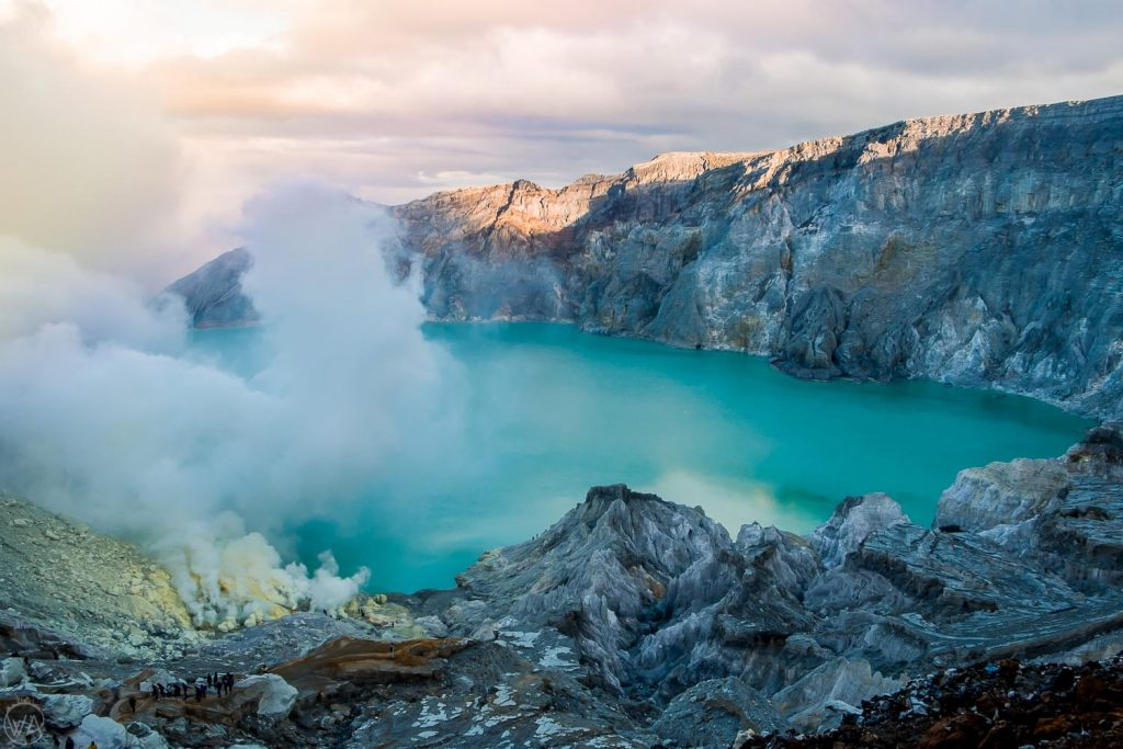 Những điều bí ẩn khó giải đáp của Mẹ Thiên Nhiên 3 bi_an_thien_nhien_kawah_ijen