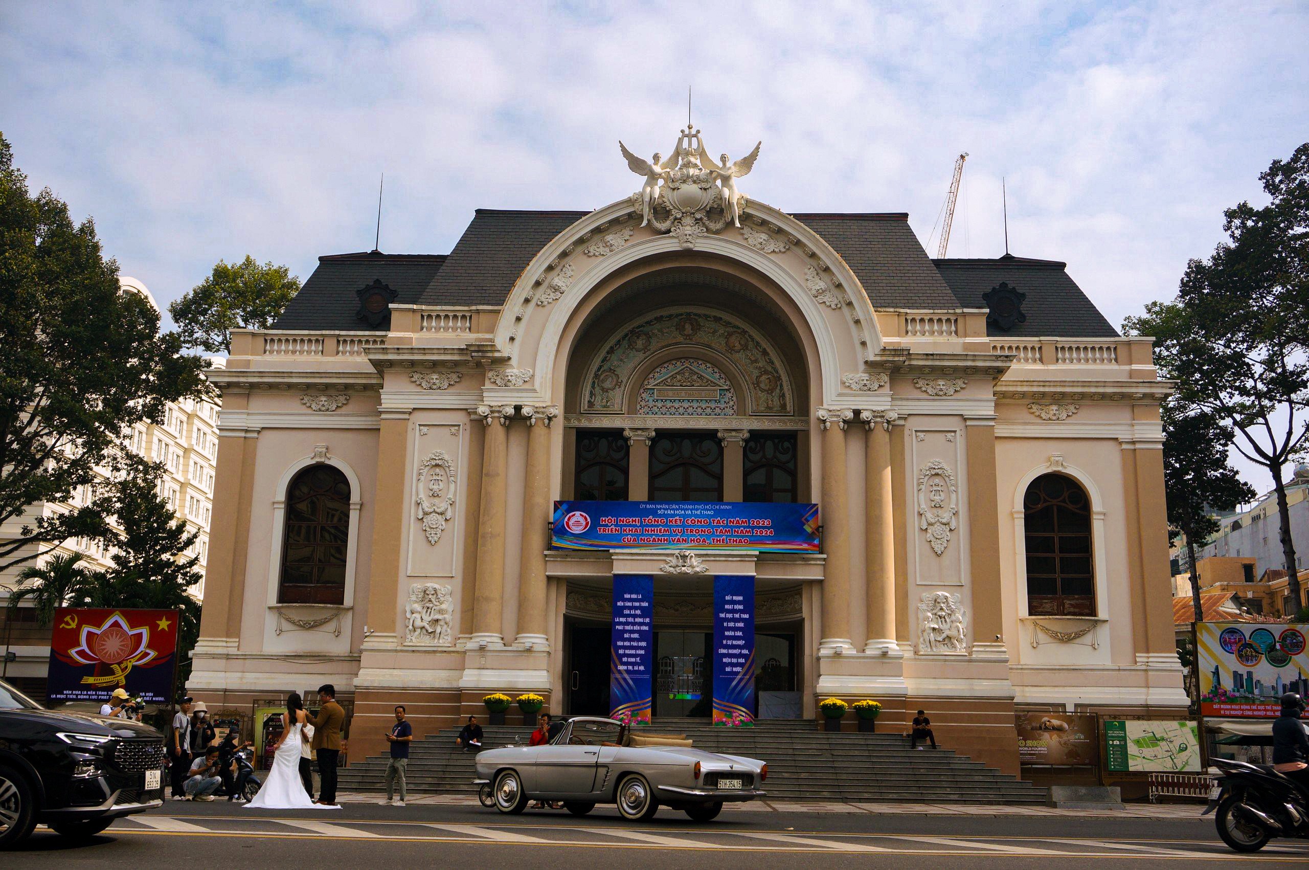 nha_hat_thanh_pho