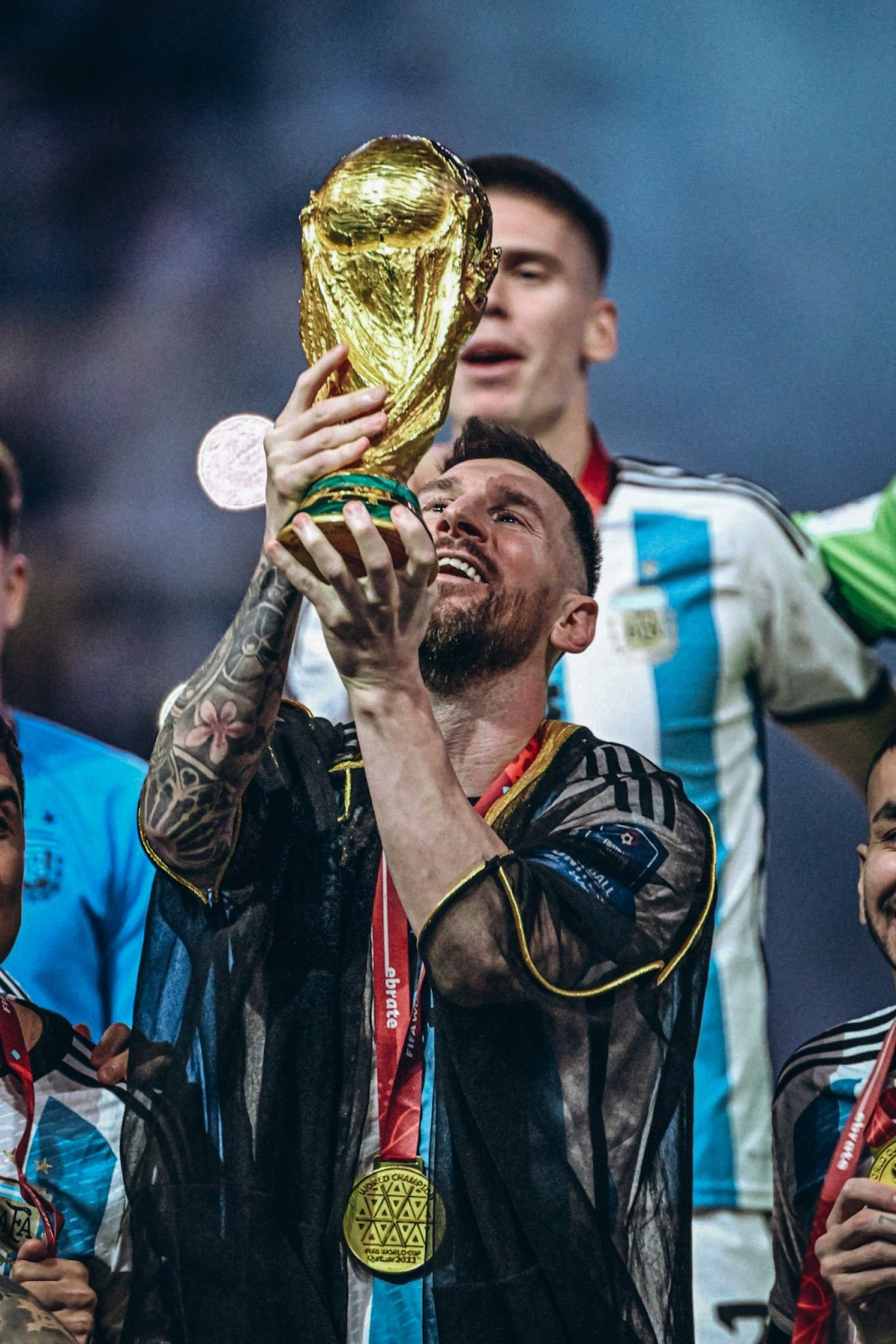Cúp FIFA World Cup có đến hai phiên bản thiết kế 6 cup_fifa
