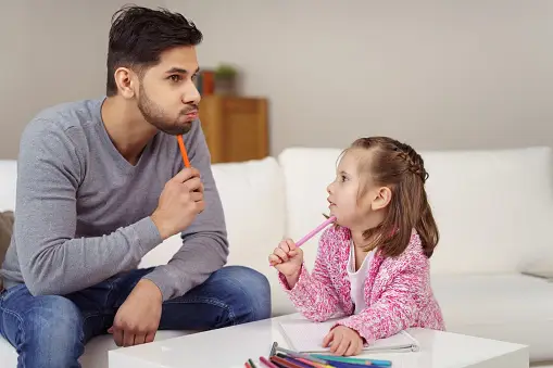5 cách rèn luyện tư duy phản biện cho trẻ ngay từ nhỏ 5 tu_duy_phan_bien