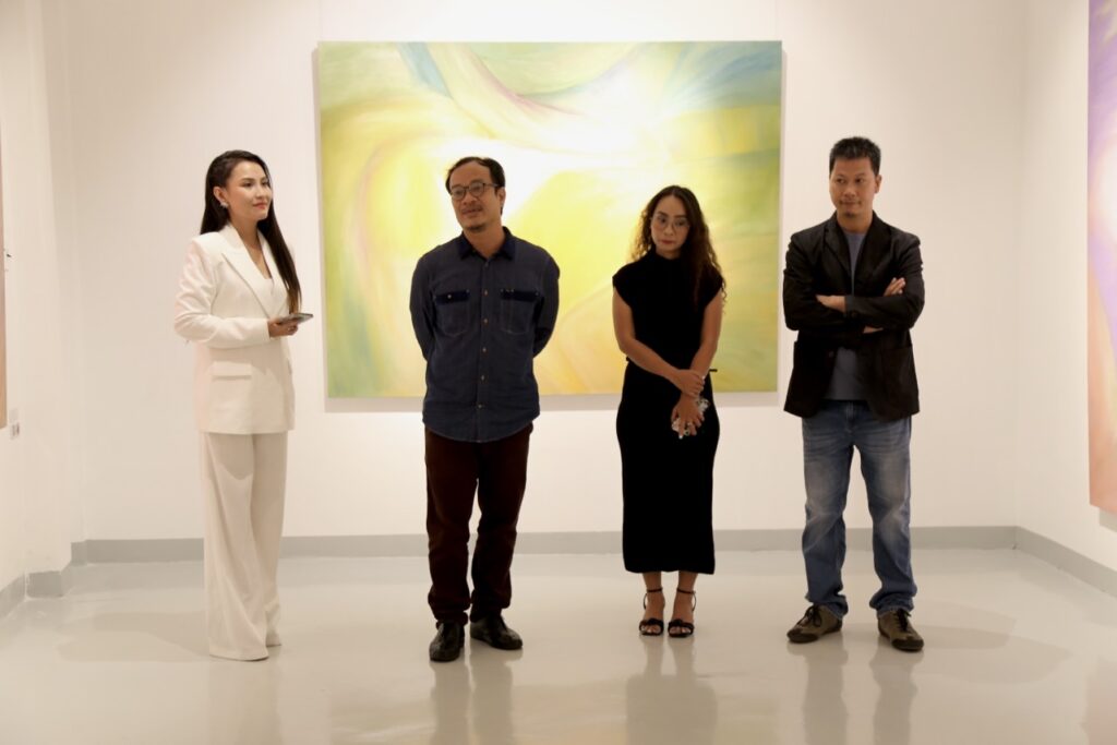 Triển lãm ‘Vùng lụa’ của họa sĩ Bùi Chát tại J Art Space 3 trien_lam_vung_lua