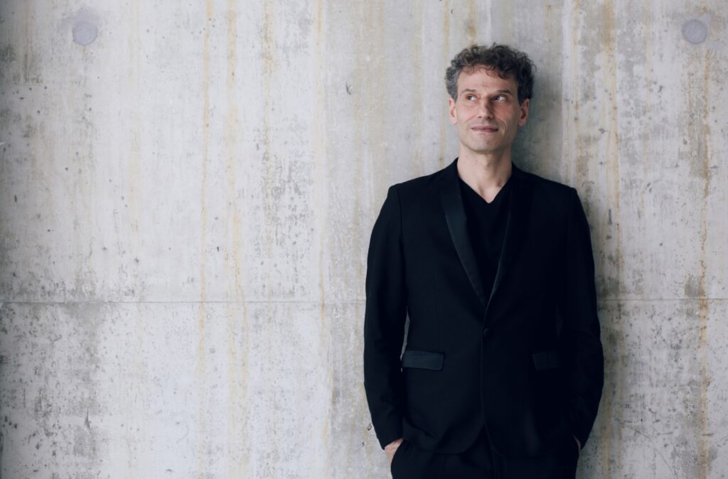 Danh cầm David Greilsammer lan tỏa tình yêu âm nhạc cổ điển với đêm nhạc ‘Du hành cùng Satie’ 3 David_Greilsammer