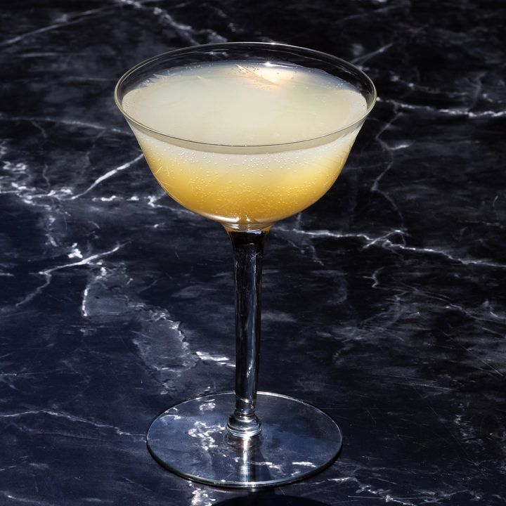 Top 8 loại cocktail mới lạ, độc đáo giải nhiệt mùa hè 8 Cocktail_Death_in_the_Afternoon