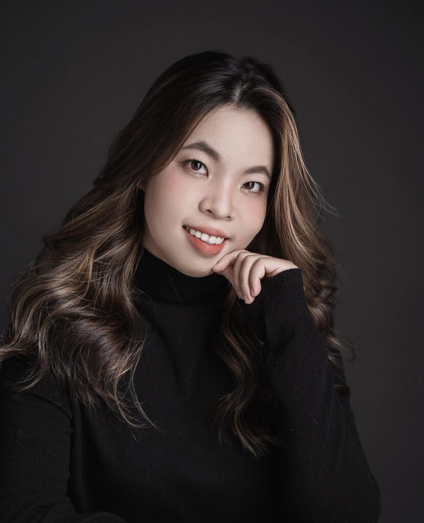 Đắm chìm trong vẻ đẹp nguyên bản của ‘NGƯỜI ĐÀN BÀ’ - họa sĩ Phương Lương 2 hoa_si_phuong_luong