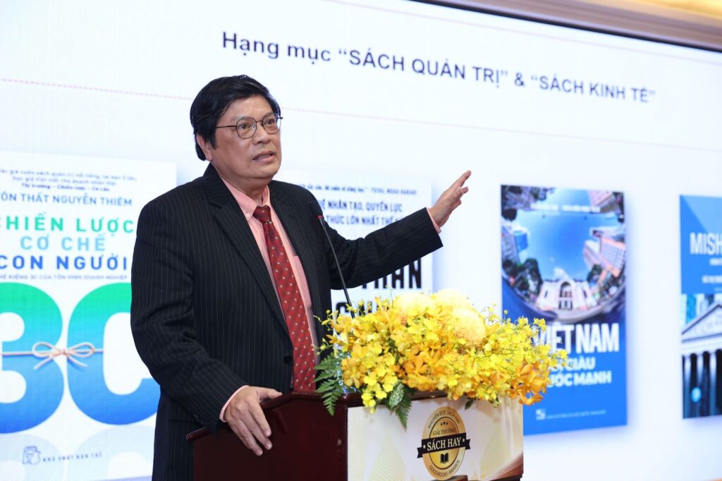Giải Sách Hay 2024: Làm sống lại tinh thần đọc sách người Việt 5 Ông Trần Hữu Phúc Tiến là đồng chủ biên của cuốn sách đạt giải Kinh tế xúc động phát biểu.