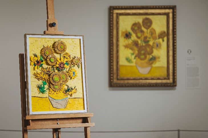 Bộ Lego Hoa Hướng Dương - Góc hoài niệm về họa sĩ Vincent Van Gogh 6 Bộ Lego Hoa Hướng Dương - Một món quà, một kỷ niệm và cả sự tôn trọng.