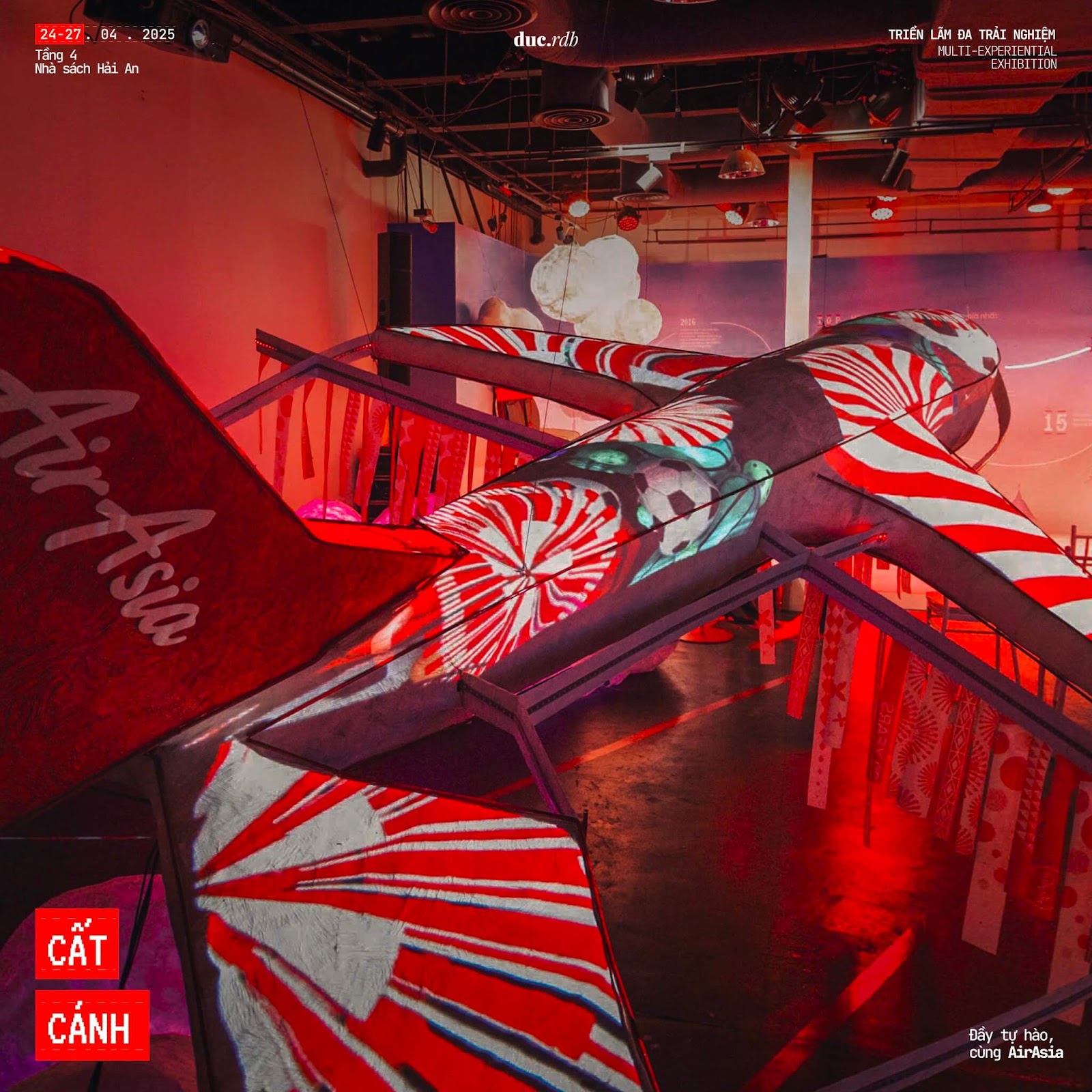 ‘Cất Cánh’ – Triển lãm nghệ thuật đánh dấu 20 năm AirAsia đồng hành cùng Việt Nam 3 Tác phẩm "Đôi Cánh Á Đông" tại triển lãm